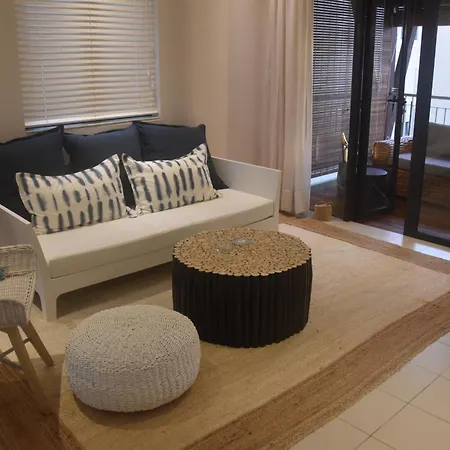 Blue Waves Beachfront Penthouse Flic en Flac Exterior photo