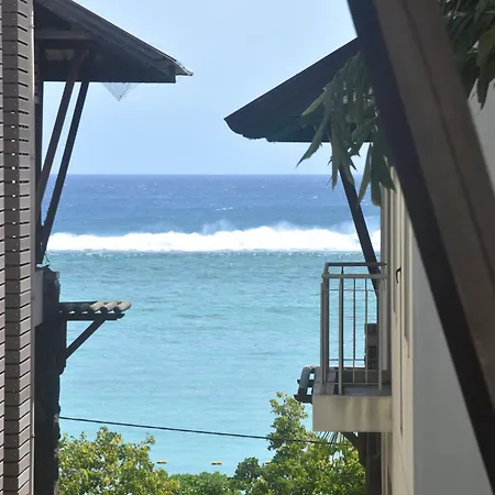 Blue Waves Beachfront Penthouse Flic en Flac Exterior photo