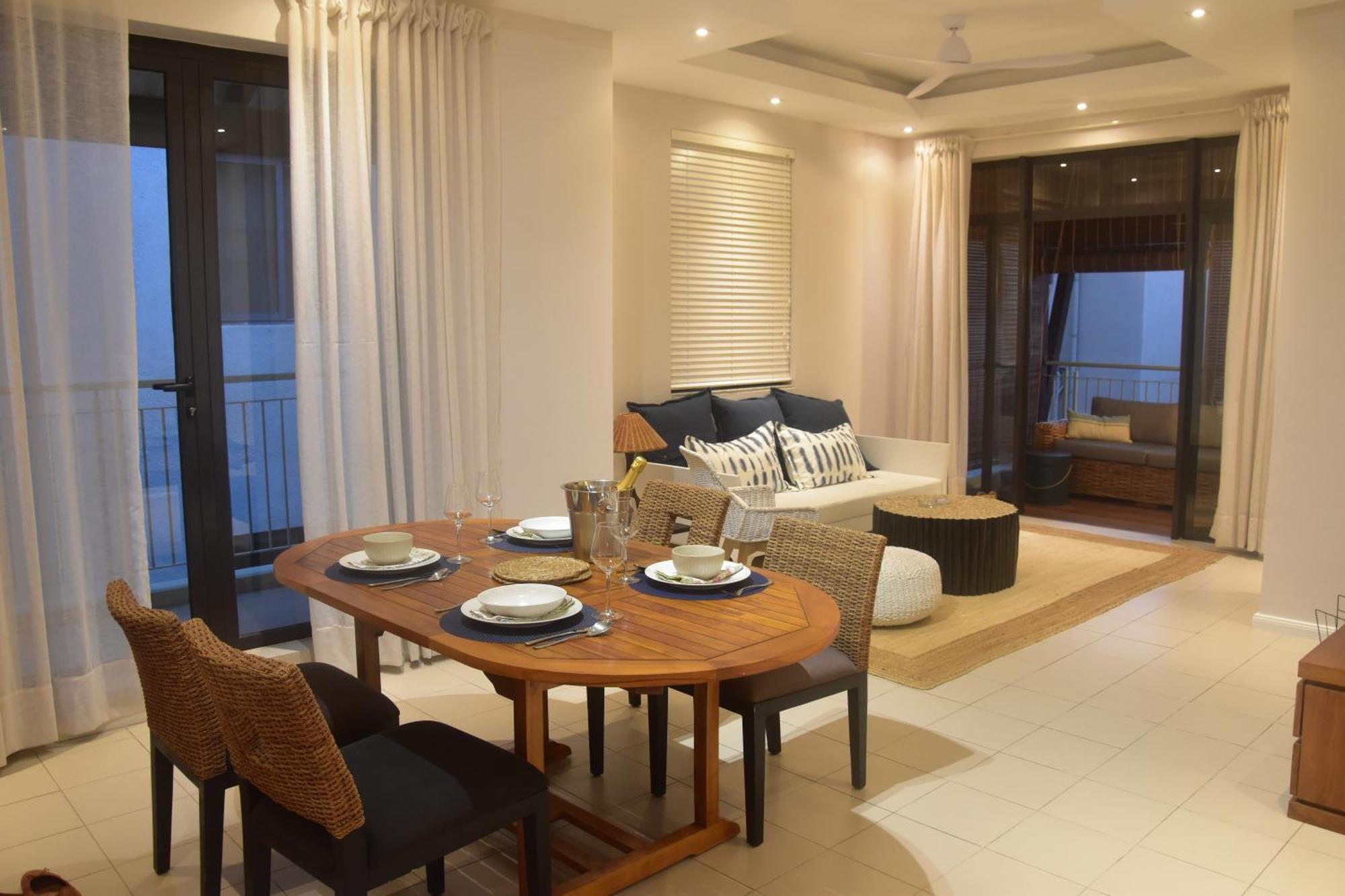 Blue Waves Beachfront Penthouse Apartment