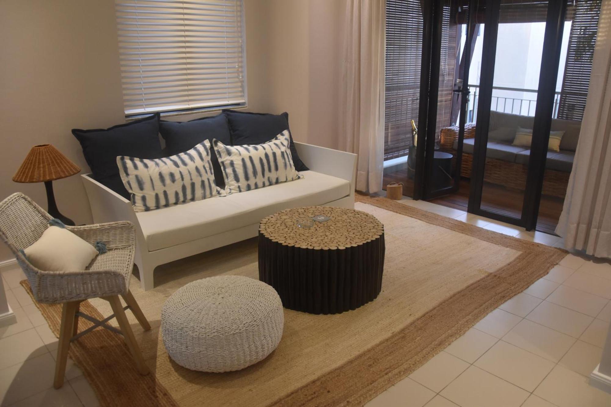 Blue Waves Beachfront Penthouse Apartment